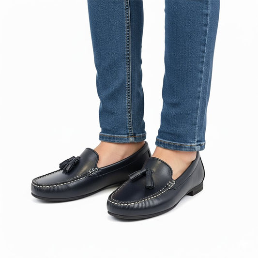 Lina | Classic leather women’s tassel loafers